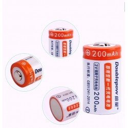 2 pieces Cr2 200mAh rechargeable battery - with Cr2/CR123A universal smart chargerBattery