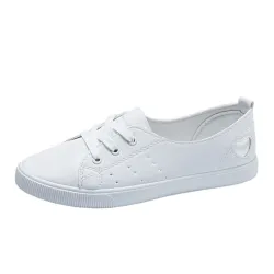 Classic white loafers - flat sneakers - with heart decorationShoes