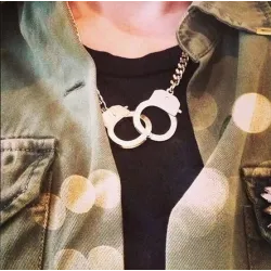Trendy short necklace - love handcuffs - unisexNecklaces