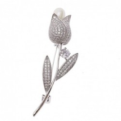 Luxurious white crystal brooch with rose / pearlBrooches