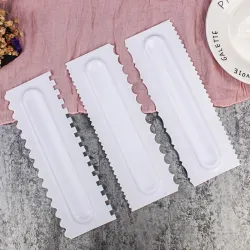 Decorative cream spatula - scraper - irregular teeth / edgeBakeware