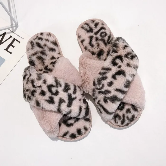 Soft plush slippers - crossed stripes - leopard printShoes