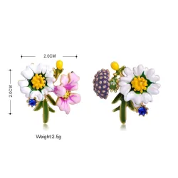Small chrysanthemum stud earringsEarrings